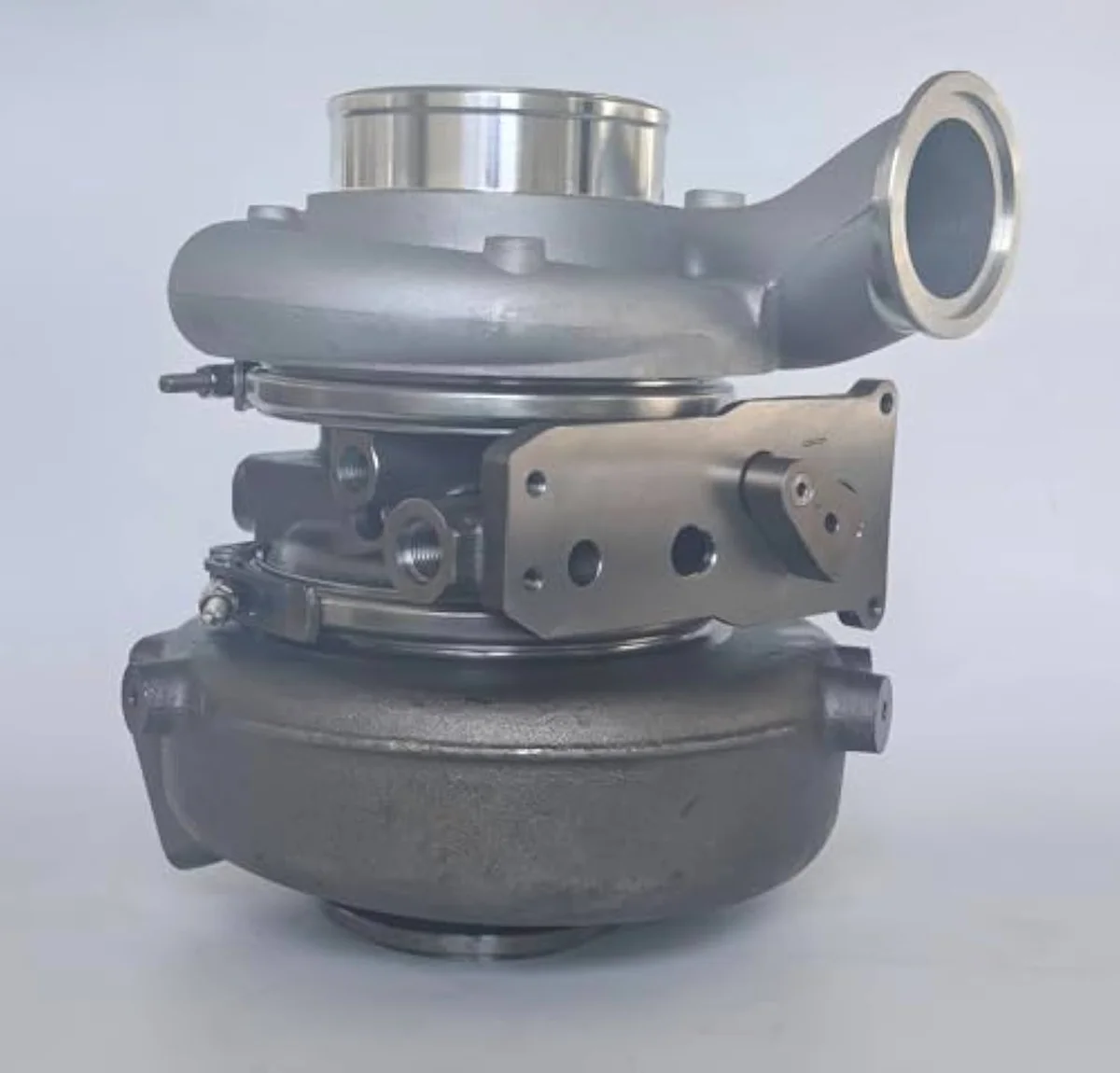 Holset HE300VG variable-geometry turbocharger for Cummins ISB 6.7L on the 5604175 / 6411519RX / 5604180 OEM chain.